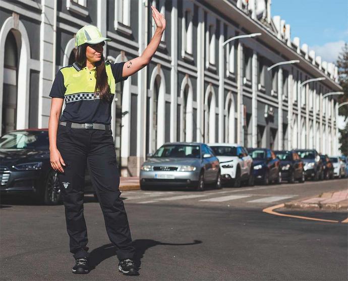 Pantalones de trabajo para vigilantes de seguridad privada en tejidos técnicos y bi elásticos personalizables con logo en  en uniforma  