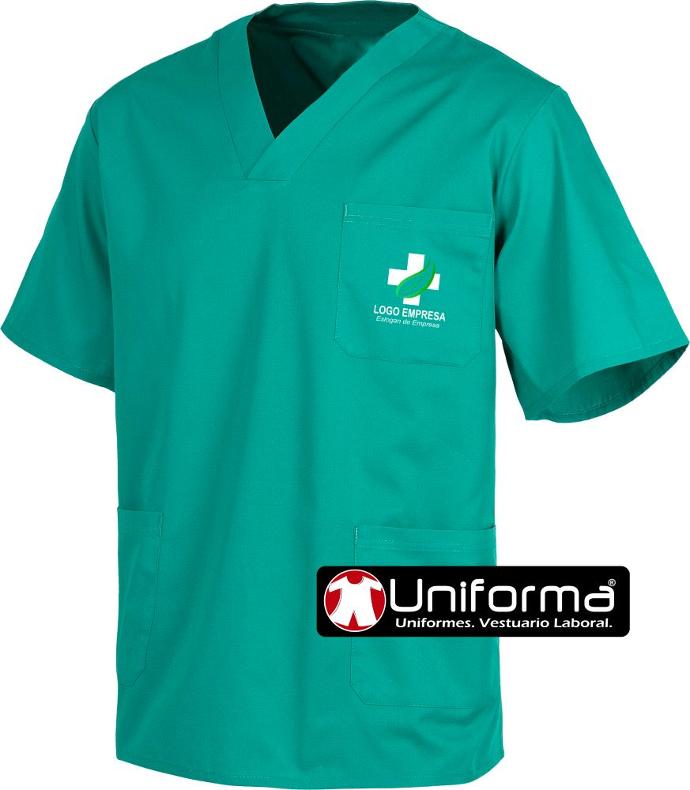 Casaca Cuello pico verde personalizada con logo de empresa en uniforma