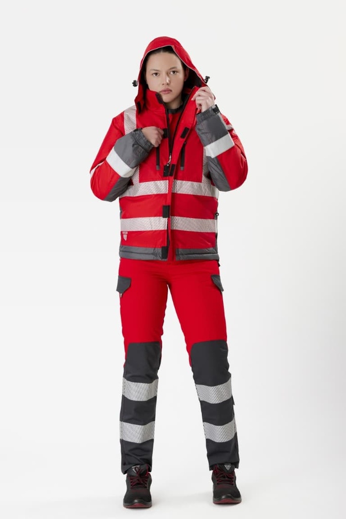 Chaquetón de trabajo con capucha de color rojo con bandas reflectantes segmentadas de alta visibilidad personalizable con logo de empresa en Uniforma TS9262